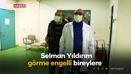 Görme engellilere bağımsız hareket etmeleri için eğitim veriyor