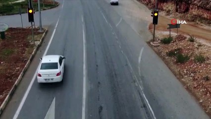 Işık ihlali yapan sürücüler droneye yakalandı