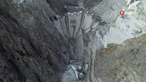 Dünyanın üçüncü, Türkiye'nin en yüksek barajı 205 metreye ulaştı