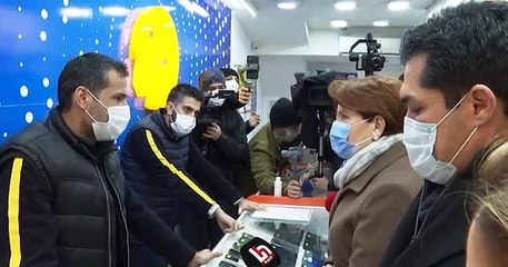 Esnaf, Akşener'e anlattı: "70-80 yaşlarındaki bir kadın, eşinden kalma yüzüğü bozduruyor torunları için"