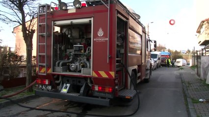 Bağcılar’da gecekondu alev alev yandı