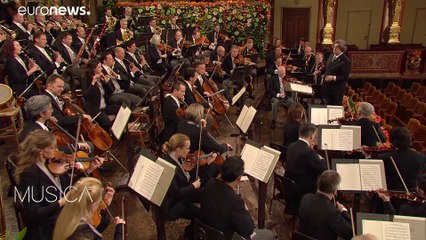 Viyana Filarmoni Orkestrası 2021'e Osmanlı sultanlarına konser veren Strauss'ların müziğiyle girdi