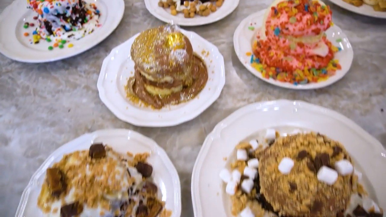 We Tried Making Miniature Tsunami Cakes