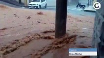 Chuva alaga ruas de Muniz Freire