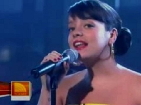Lily Allen – Smile from the today show 2007
