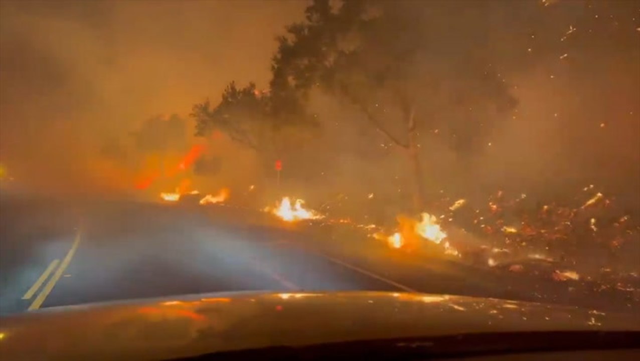 Firefighters scramble to battle offseason wildfire video Dailymotion