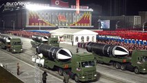 شاهد: كوريا الشمالية تنظم استعراضاً عسكرياً ضخماً وتكشف عن صواريخ بالستية جديدة