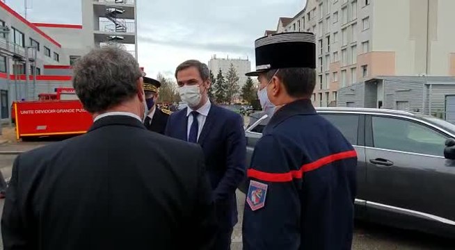 Olivier Véran visite du centre de vaccination des pompiers de Troyes