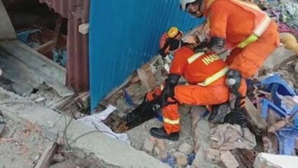 Se eleva a 34 la cifra de muertos tras el fuerte seísmo en Indonesia