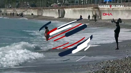 Yurdun büyük bölümünde kar, Antalya'da deniz keyfi