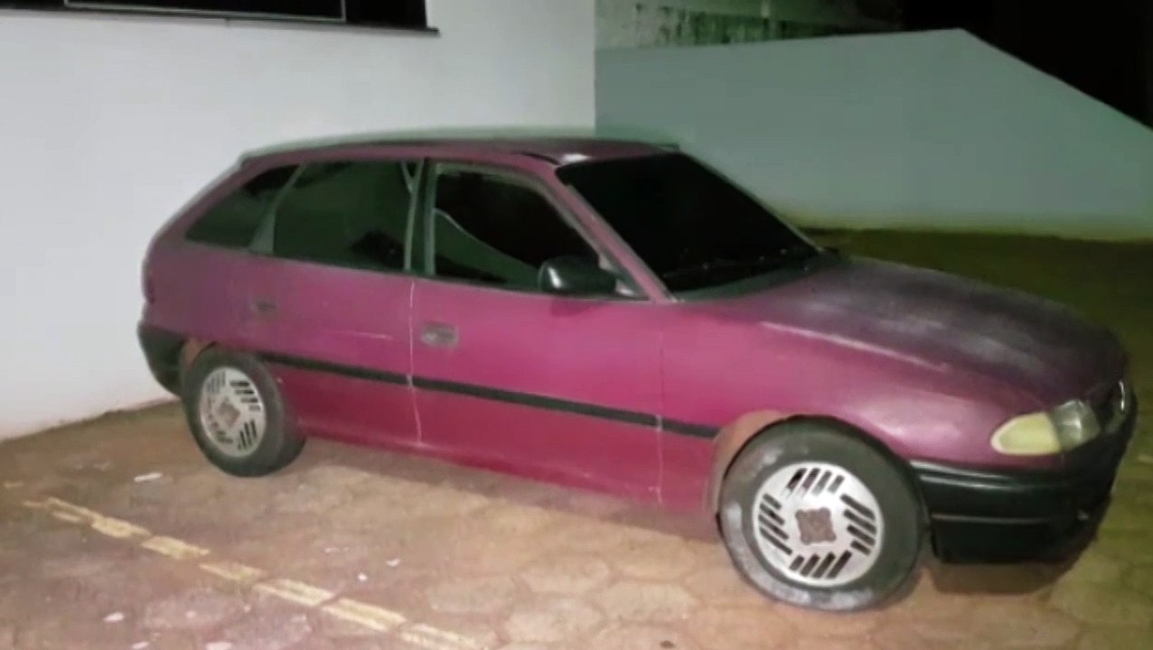 Automóvel que teria sido utilizado para realização de furtos é apreendido pela PM