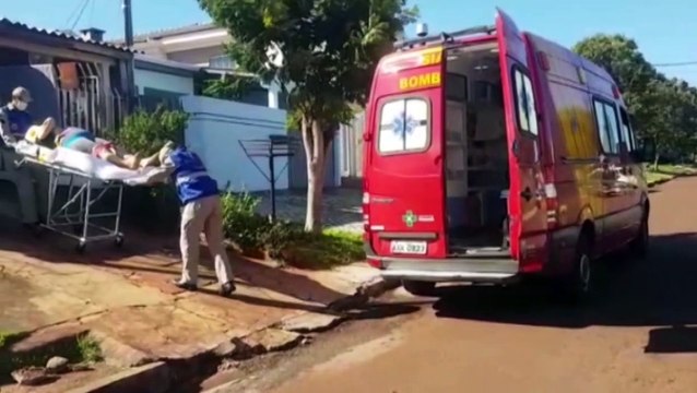 Mulher de 52 anos é socorrida com suspeita de fratura nas costelas, após sofrer queda no Esmeralda