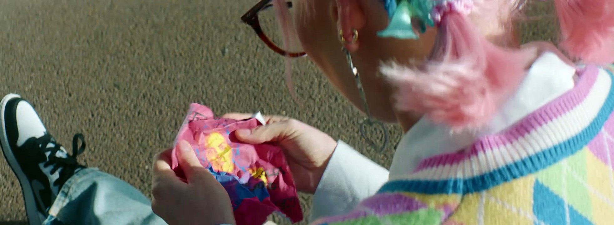 Anne-Marie : le clip de "Don’t Play" avec KSI et Digital Farm Animals