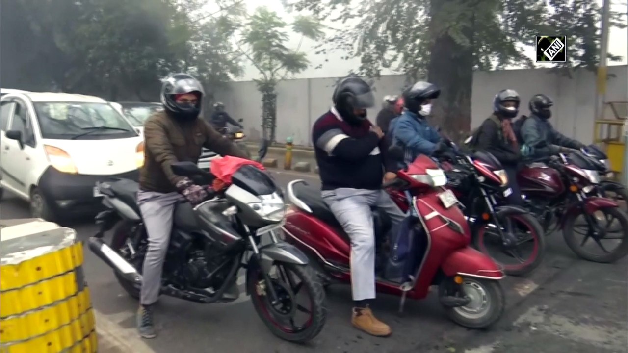 Thick layer of fog shrouds north Indian cities