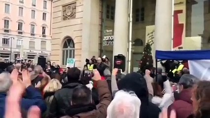 Desobediencia civil en Italia: "¡Todo abierto!"