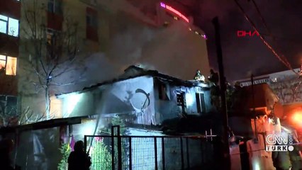 Gaziosmanpaşa'da iki katlı metruk binada yangın | Video