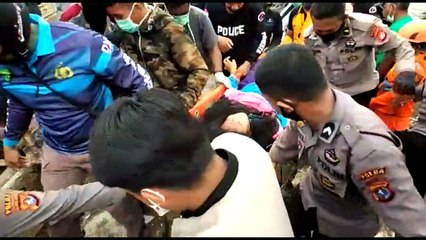 Decenas de muertos por fuerte sismo en Indonesia