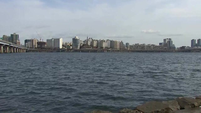 [날씨] 주말 남부 비, 영동 눈...한파 풀리자 녹은 한강 / YTN