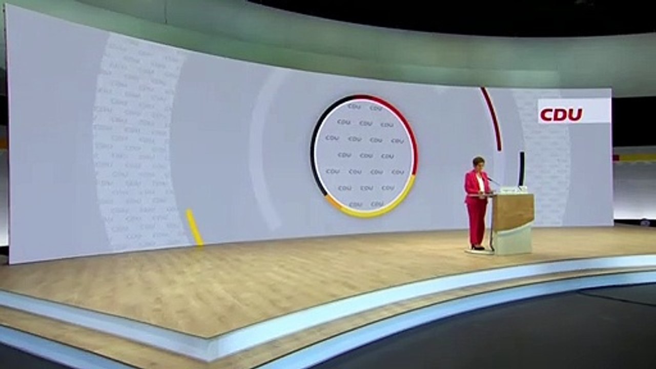 AKK und Merkel eröffnen Bundesparteitag der CDU