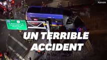 À New York, un impressionnant accident laisse un bus suspendu au-dessus de la route