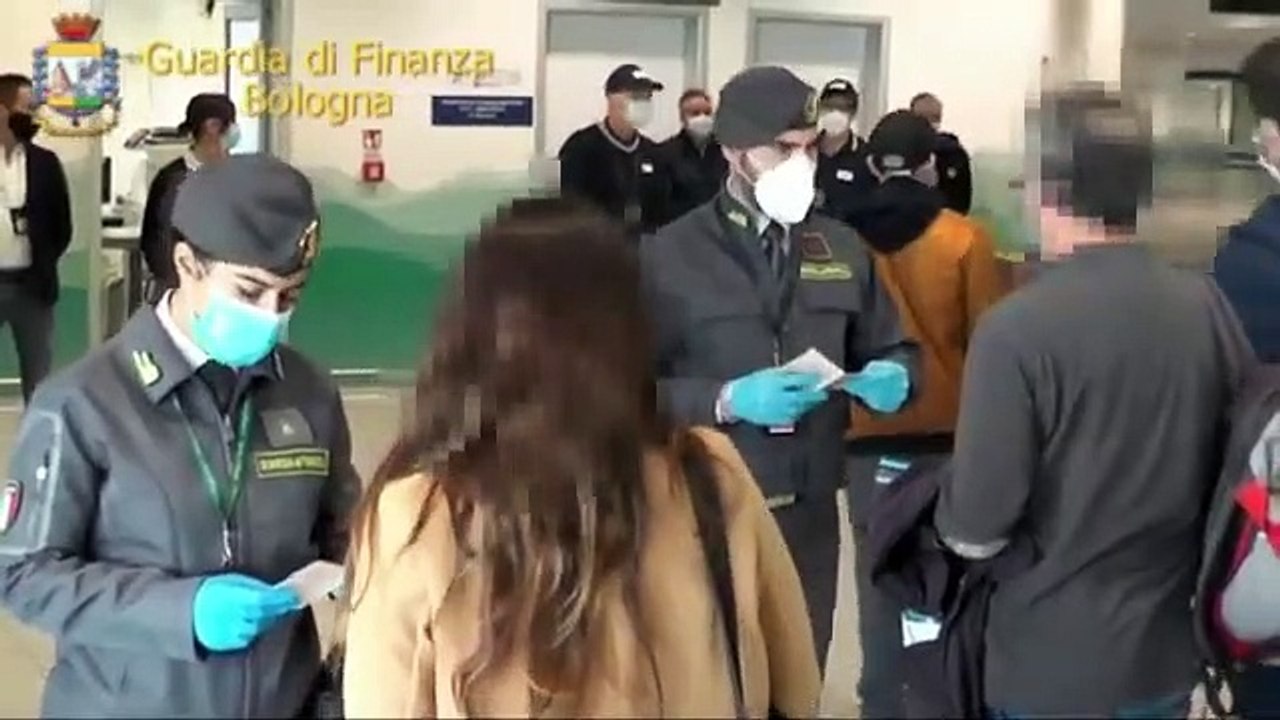 Bologna - Sequestrati in aeroporto 104,5 chili di farmaci non sicuri (15.01.21)