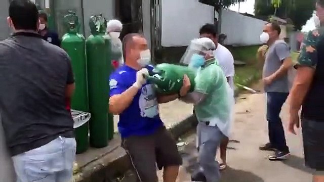 Oxigênio chega a hospital em Manaus