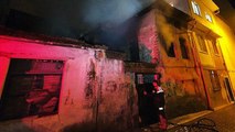 Metruk binada yandı: Hasa tespitinde erkek cesedi bulundu