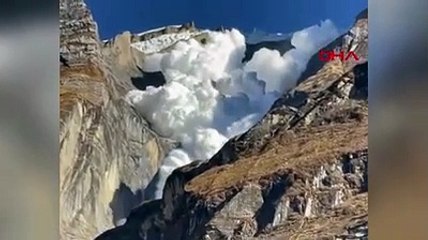 Himalaya dağlarındaki çığ felaketi kamerada