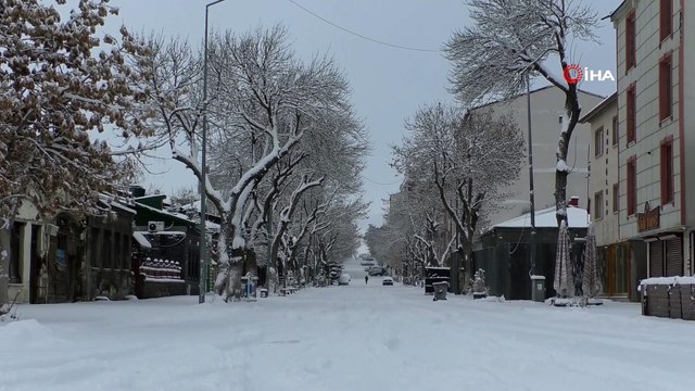 Kars Beyaz Gelinliğini Giydi