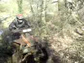 lolo en scrambler chez les barjots