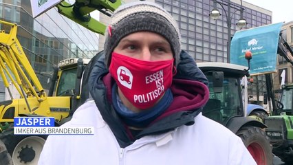 Agrar-Demo: Traktoren rollen durch Berlin