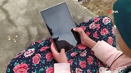 “Okul sadece dört yanı duvarla çevrili, tepesinde dam olan yer değildir