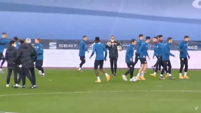 El Athletic Club entrena en Sevilla y se prepara para la final de la Supercopa ante el Barça