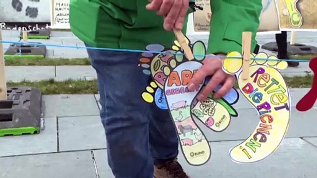 Тракторы на улицах Берлина