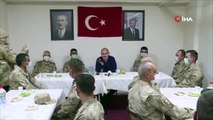 Cumhurbaşkanı Erdoğan'dan üs bölgesindeki askerlere bayram mesajı