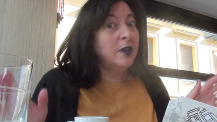 Coffee and gossip with Fifi in Monastiraki - English Subtitles