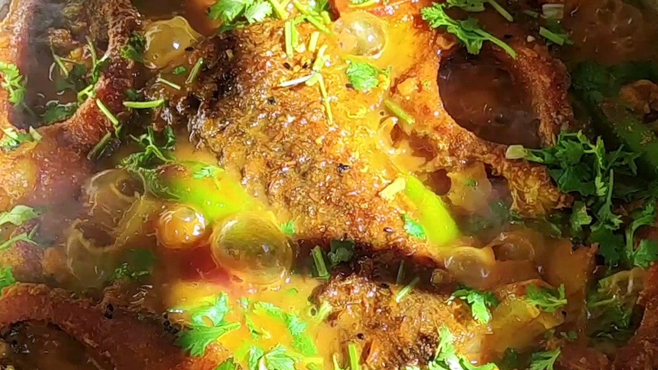 ফুল কপি আলু দিয়ে অসাধারণ স্বাদে রুই মাছের ঝোল