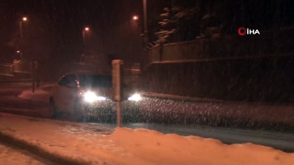 İstanbul'da yoğun kar yağışı devam ediyor
