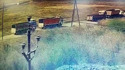 आंख में मिर्ची पाउडर छिड़कर नकाबपोश लुटेरों ने दिनदहाड़े 31 लाख लूटे, वारदात CCTV में कैद