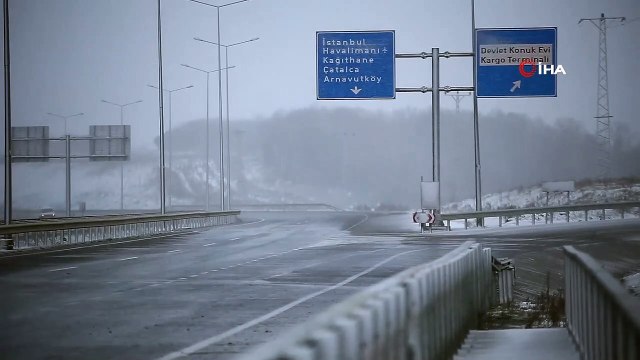 Kuzey Marmara Otoyolu Arnavutköy çıkışı beyaza büründü