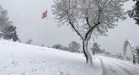 İstanbul’da kar etkisini artırdı: Kar kalınlığı 20 santime ulaştı
