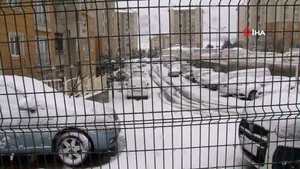 Başakşehir güne beyaz örtüyle uyandı