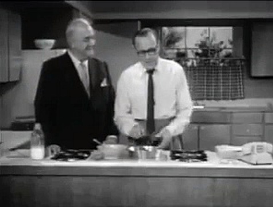 The Jack Benny Program ep. Jack Goes To A Gym