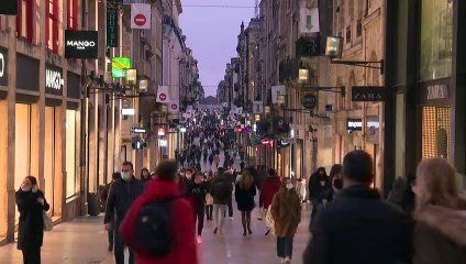 Download Video: Polizei in Frankreich kontrolliert Ausgangssperre und verhängt Bußgelder