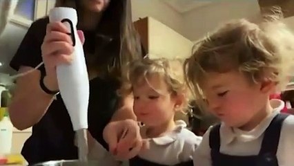 Pelin Akil’den ikizleriyle pankek tarifi paylaşımı