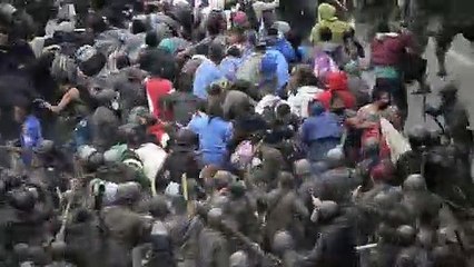 Guatemalas Polizei treibt tausende Migranten aus Honduras zurück