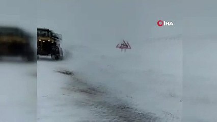 Elektrik arızasını giderdiler, tipide mahsur kaldılar