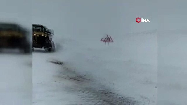 Elektrik arızasını giderdiler, tipide mahsur kaldılar