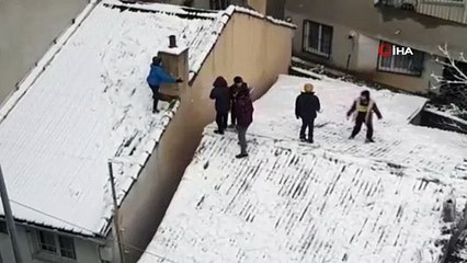 Çocukların korkutan kartopu oyunu kamerada