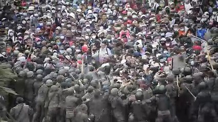 Migrantes dispersados com gás na Guatemala